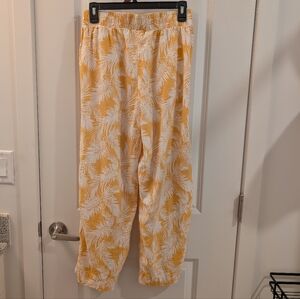 Panama Jack Wide Legged Cropped Linen/Rayon Pants